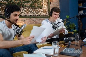 video-podcasting-&-podcast-distribution:-a-complete-guide-|-hubhopper