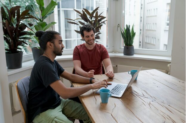 3-smart-tools-helping-businesses-work-smarter-in-2025