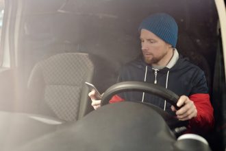 how-motorcyclists-can-outsmart-distracted-drivers